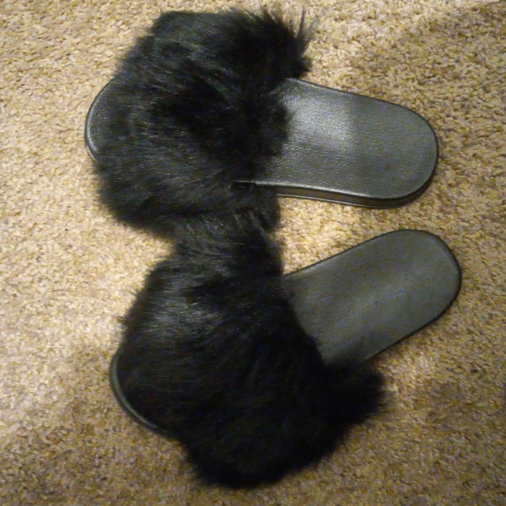 New furry slides size 8